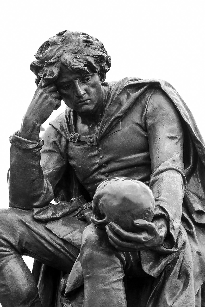 Photo of a statue of Hamlet