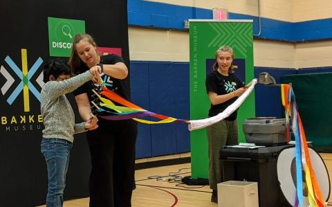 people demonstrating light show